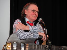 Wim Smit van Bonne Route tijdens Plat Gespölt in 't Brewinc (Doetinchem 2015, foto: Harold Pelgrom)