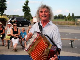 Hans Keuper tijdens Achterhoek Spektakeltoer (Ulft 2013, foto: Harold Pelgrom)