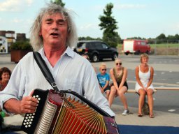 Hans Keuper tijdens Achterhoek Spektakeltoer (Ulft 2013, foto: Harold Pelgrom)