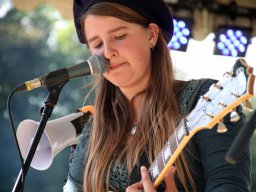 Leonie Evans tijdens Mañana Mañana (Hummelo 2013, foto: Harold Pelgrom)