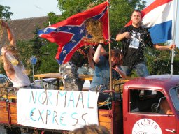 Høken bij Flophouse in Toldiek (Toldijk 2006, foto: Harold Pelgrom)