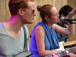 Qeaux Qeaux Joans tijdens Mañana Mañana (Hummelo 2013, foto: Harold Pelgrom)